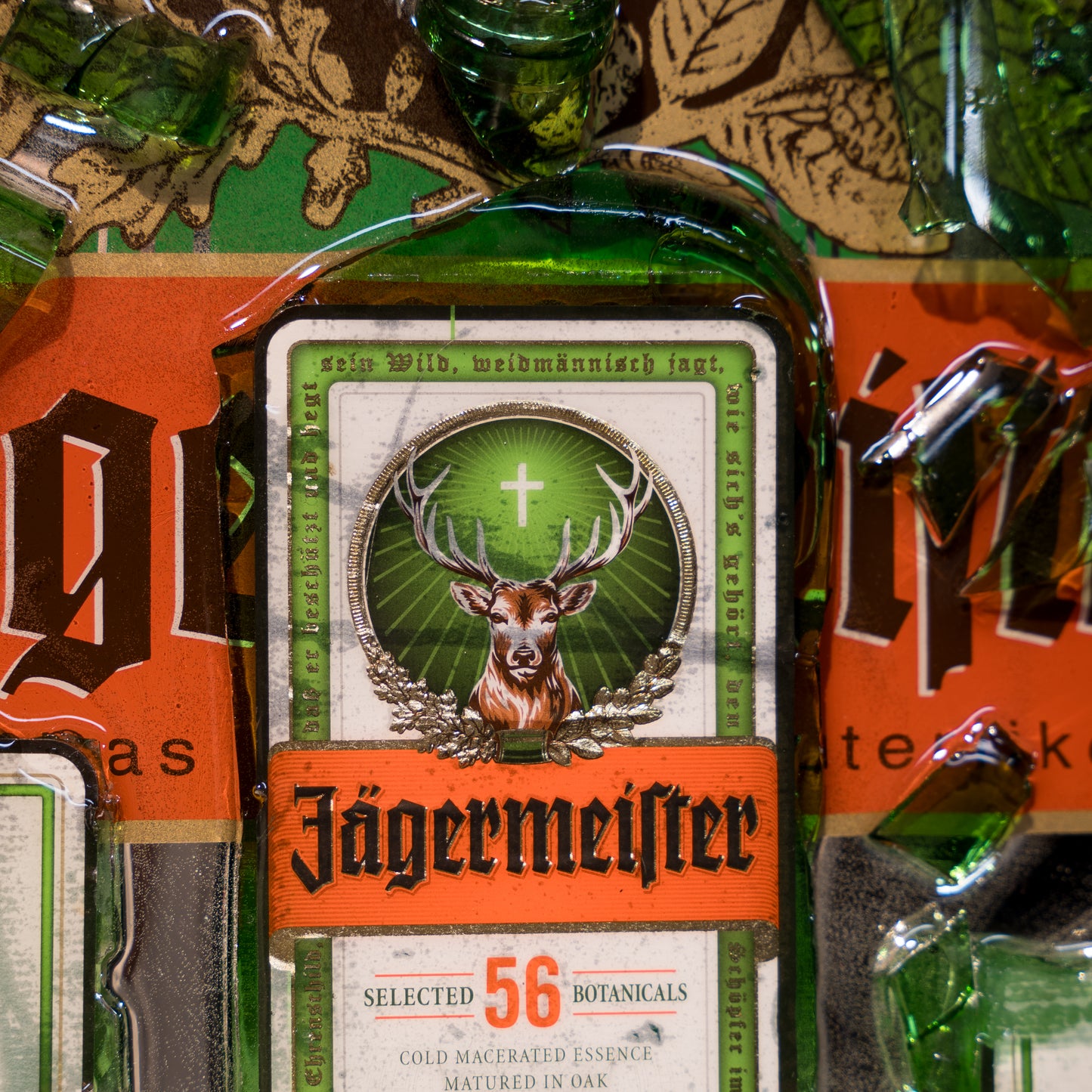 Cornice Moderna con Vecchio Specchio Pubblicitario e Frammenti di Amaro Jägermeister cm 45x60