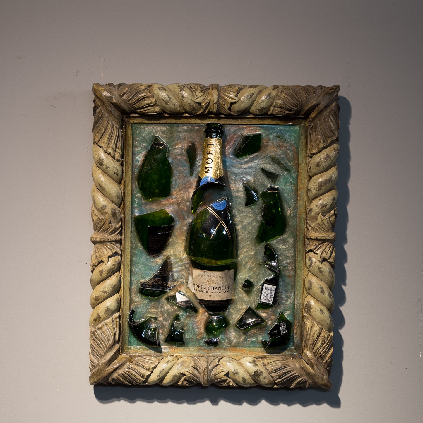 Cornice di Prestigio con Frammenti di Moët et Chandon