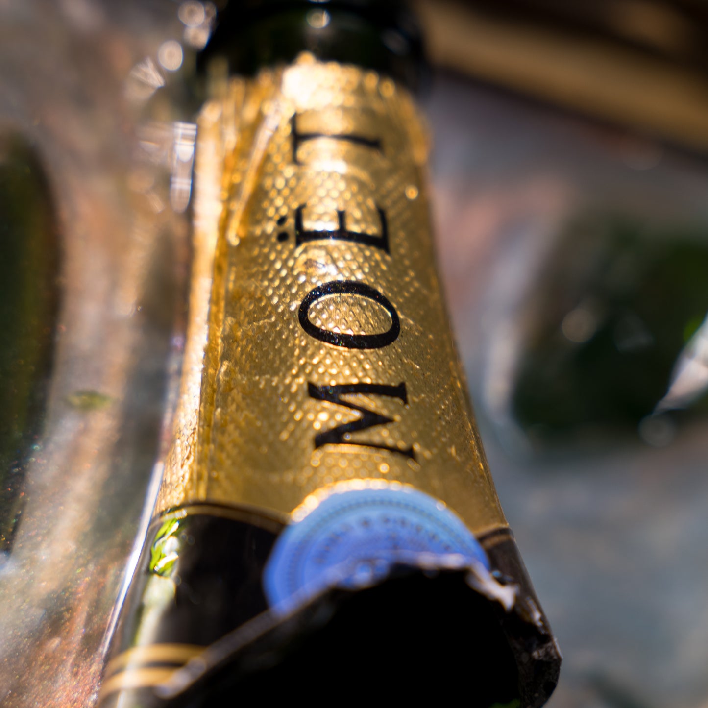 Cornice di Prestigio con Frammenti di Moët et Chandon