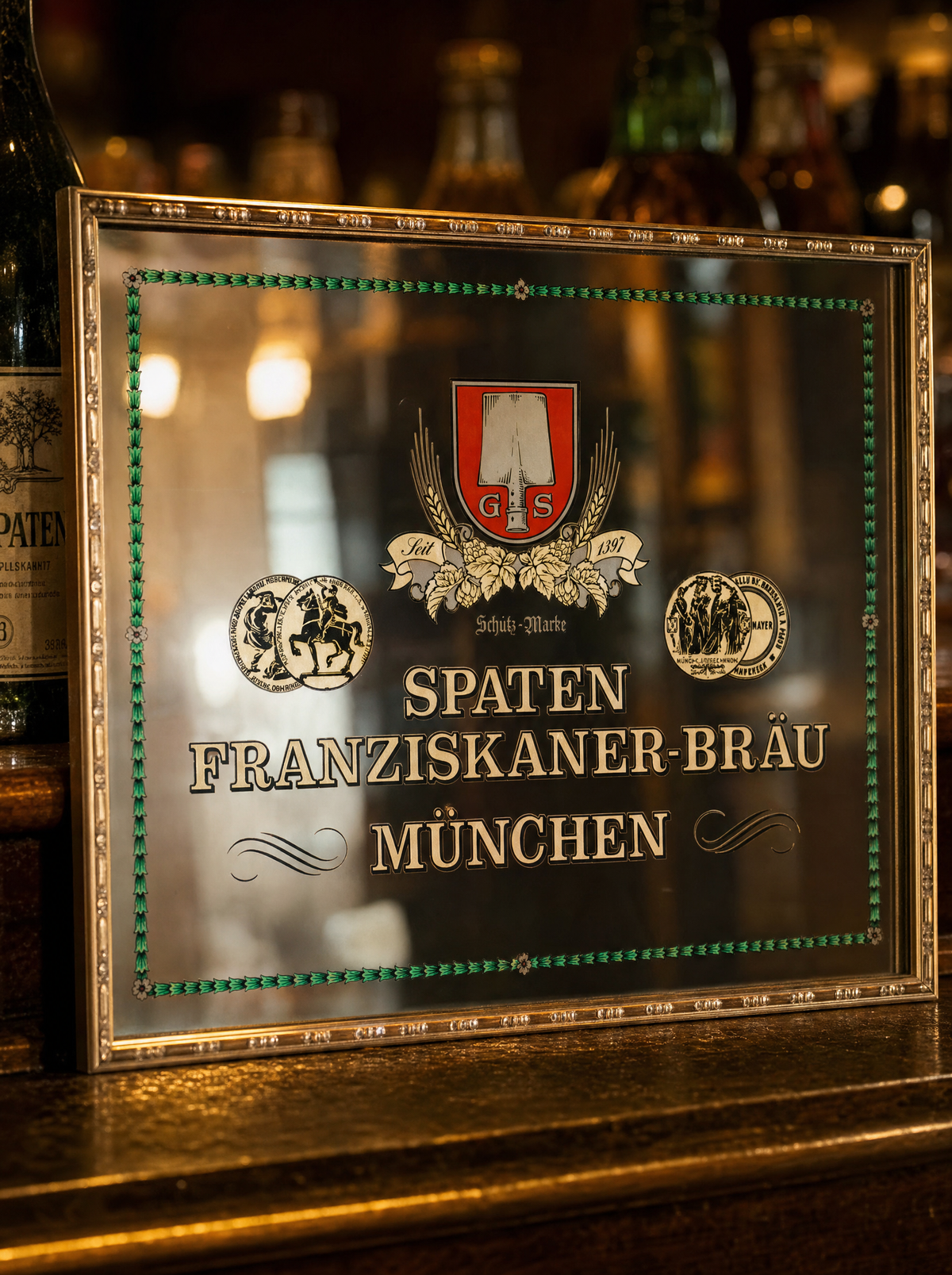 Dettaglio specchio vintage Spaten Bier