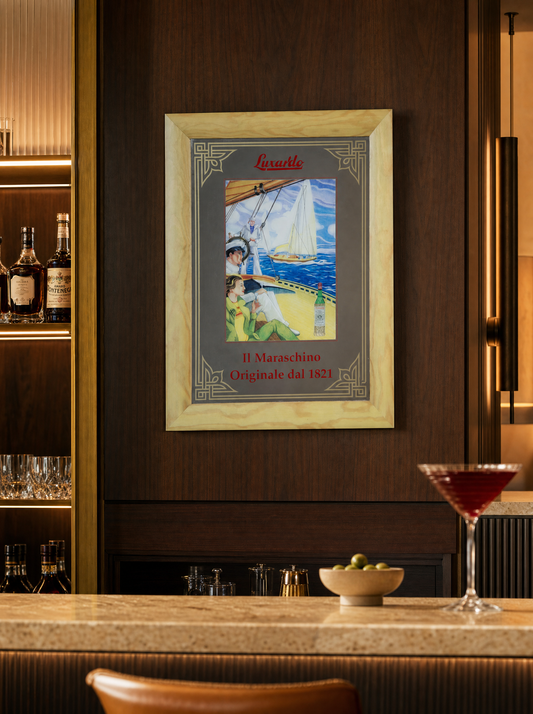 Specchio vintage Maraschino Luxardo ambientato