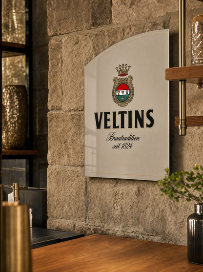 Specchio vintage Veltins ambientato