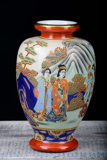 VASO IN  PORCELLANA DECORATA A MANO